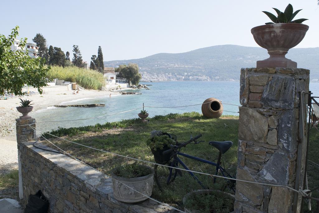Roditses Beach Sea Front Apartments Samos Town Exterior foto