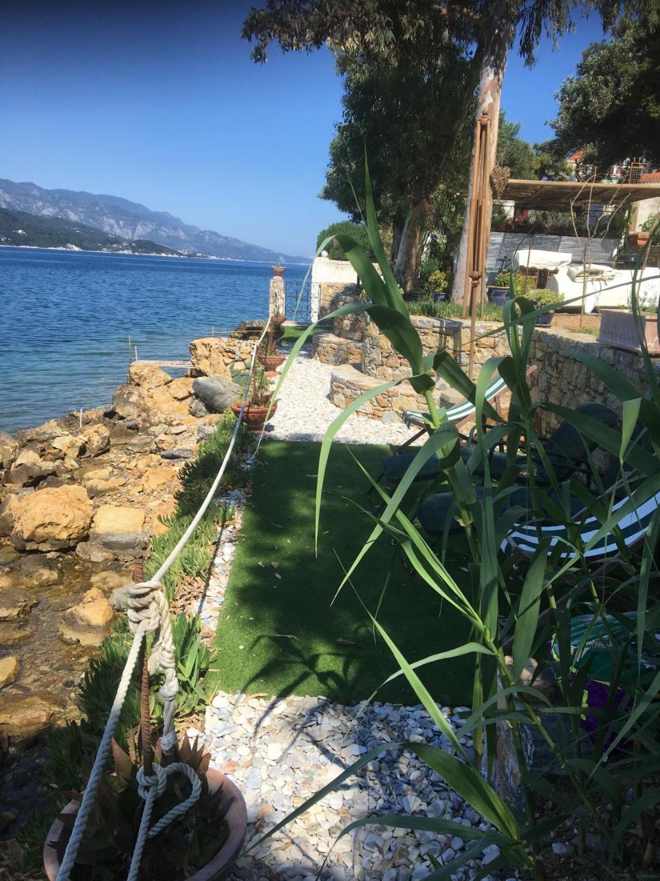 Roditses Beach Sea Front Apartments Samos Town Exterior foto