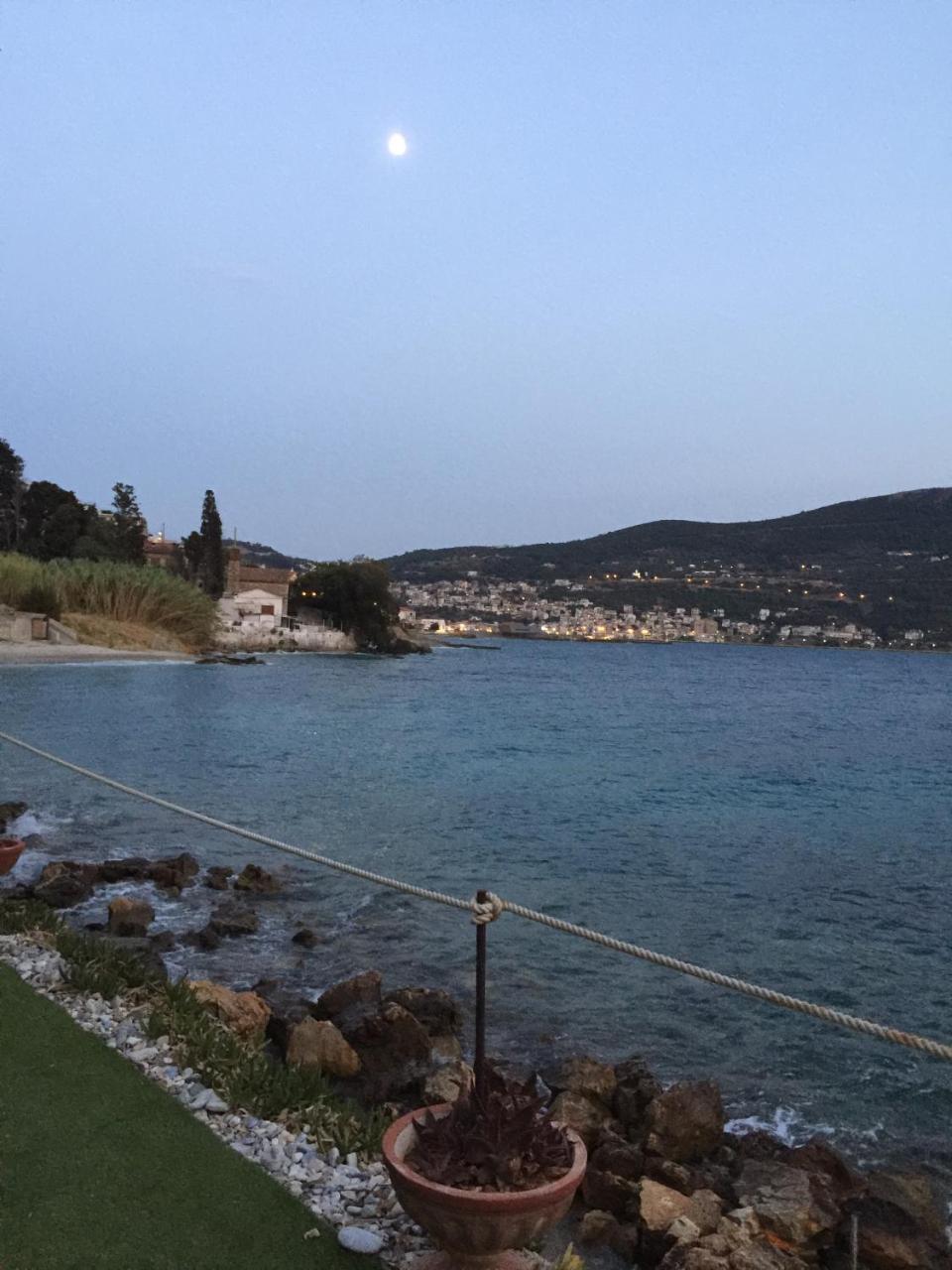 Roditses Beach Sea Front Apartments Samos Town Exterior foto
