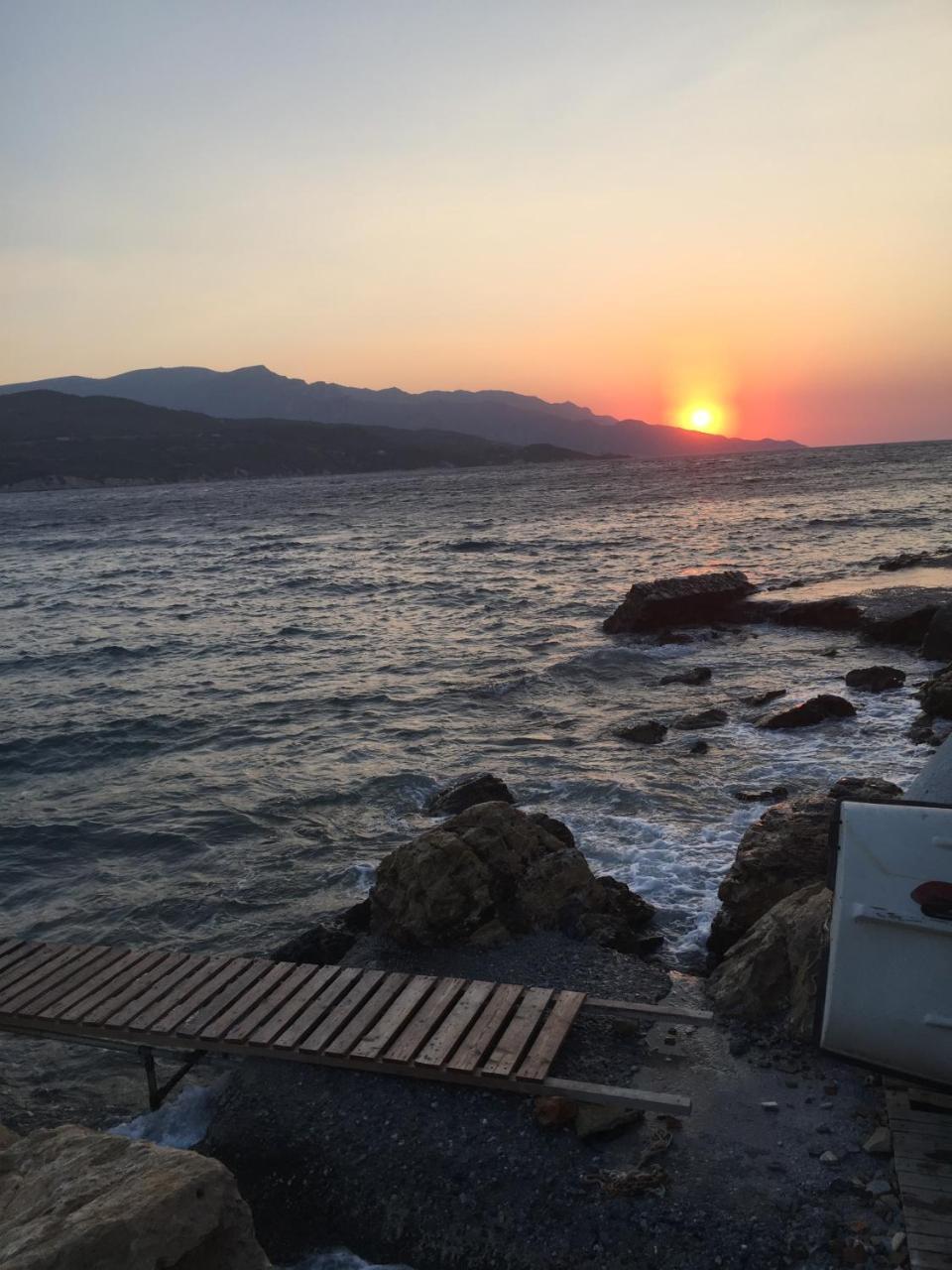 Roditses Beach Sea Front Apartments Samos Town Exterior foto