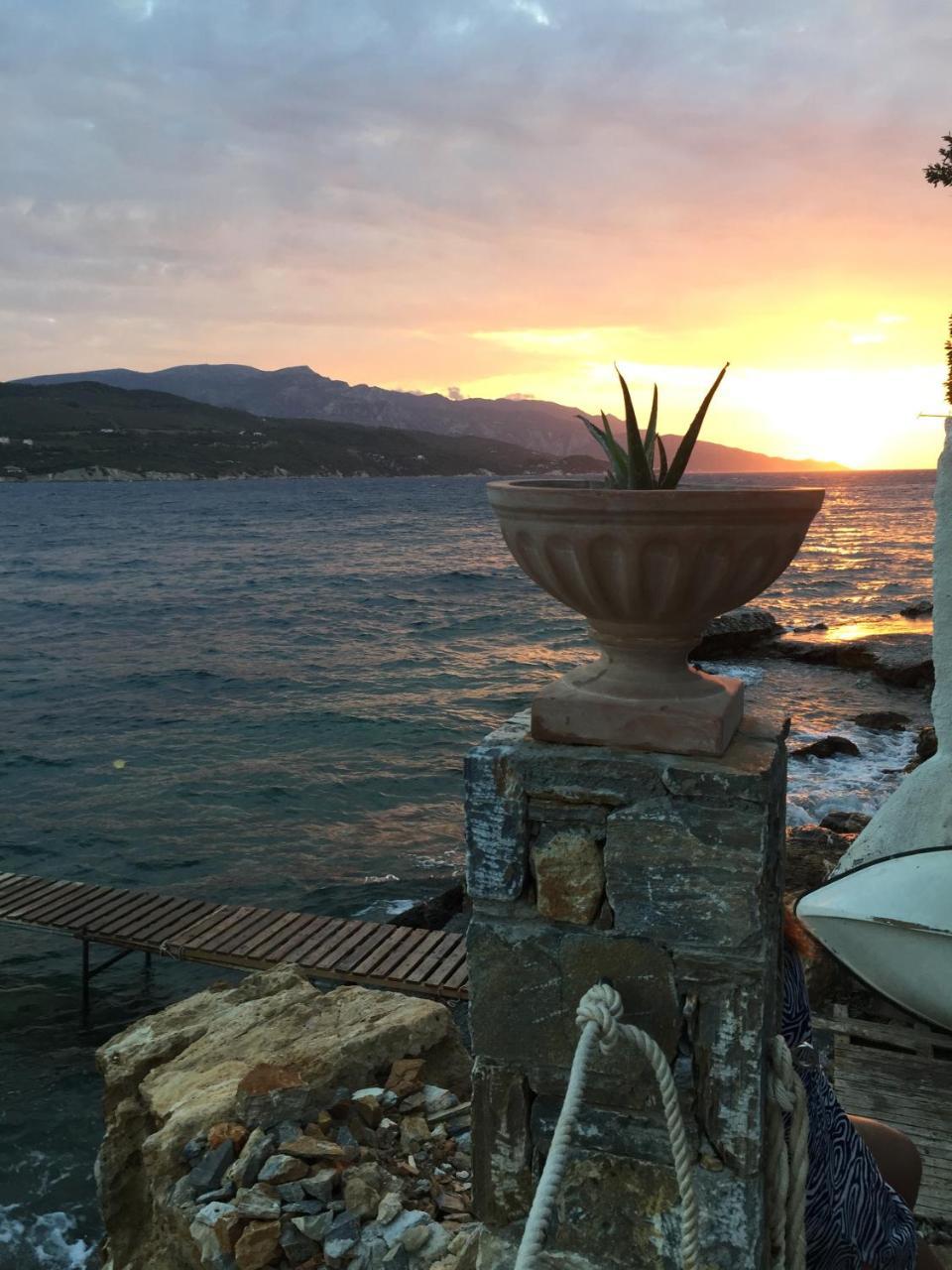 Roditses Beach Sea Front Apartments Samos Town Exterior foto