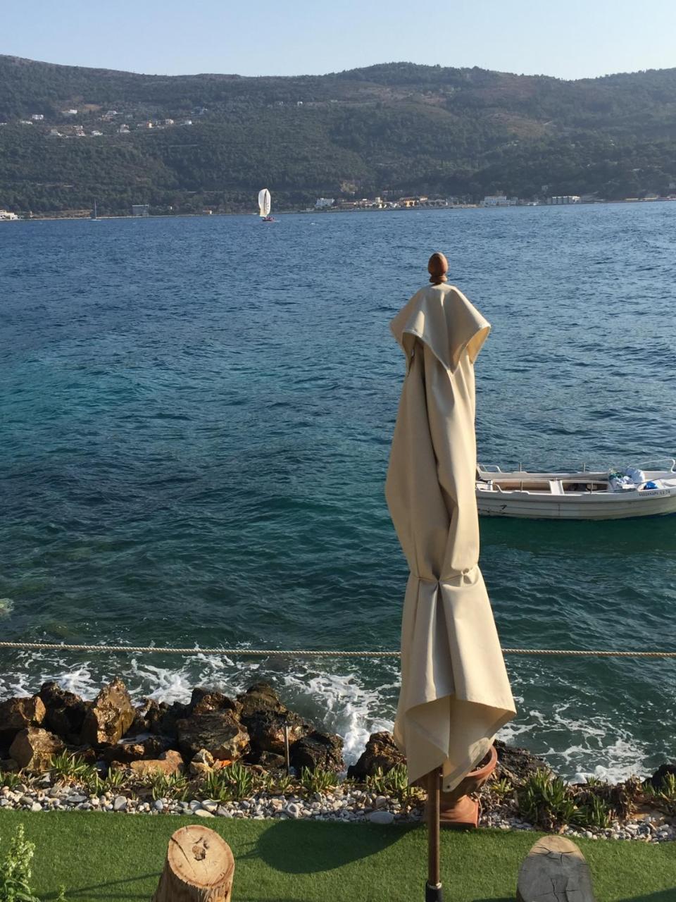 Roditses Beach Sea Front Apartments Samos Town Exterior foto